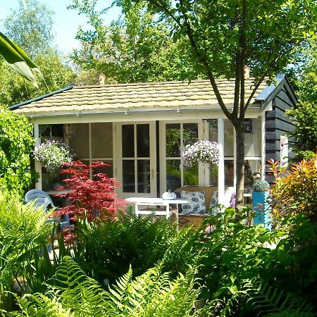 Logies Het Tuinhuisje Enschede Bagian luar foto