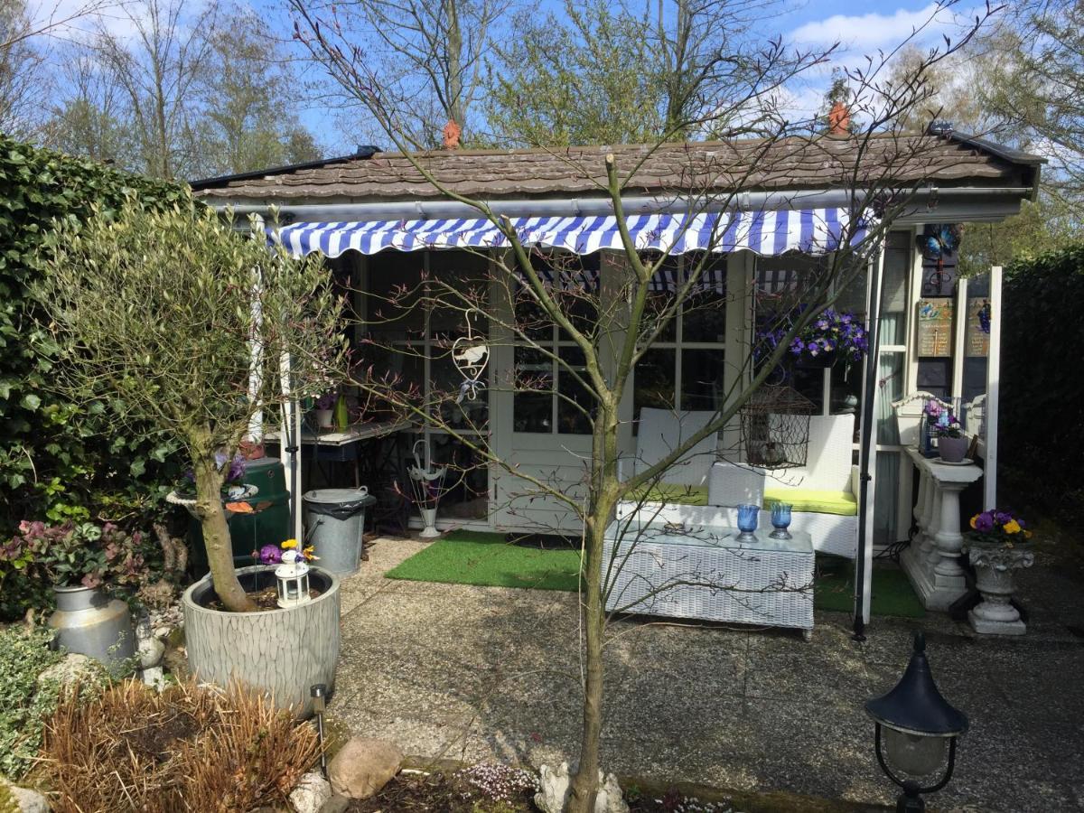 Logies Het Tuinhuisje Enschede Bagian luar foto